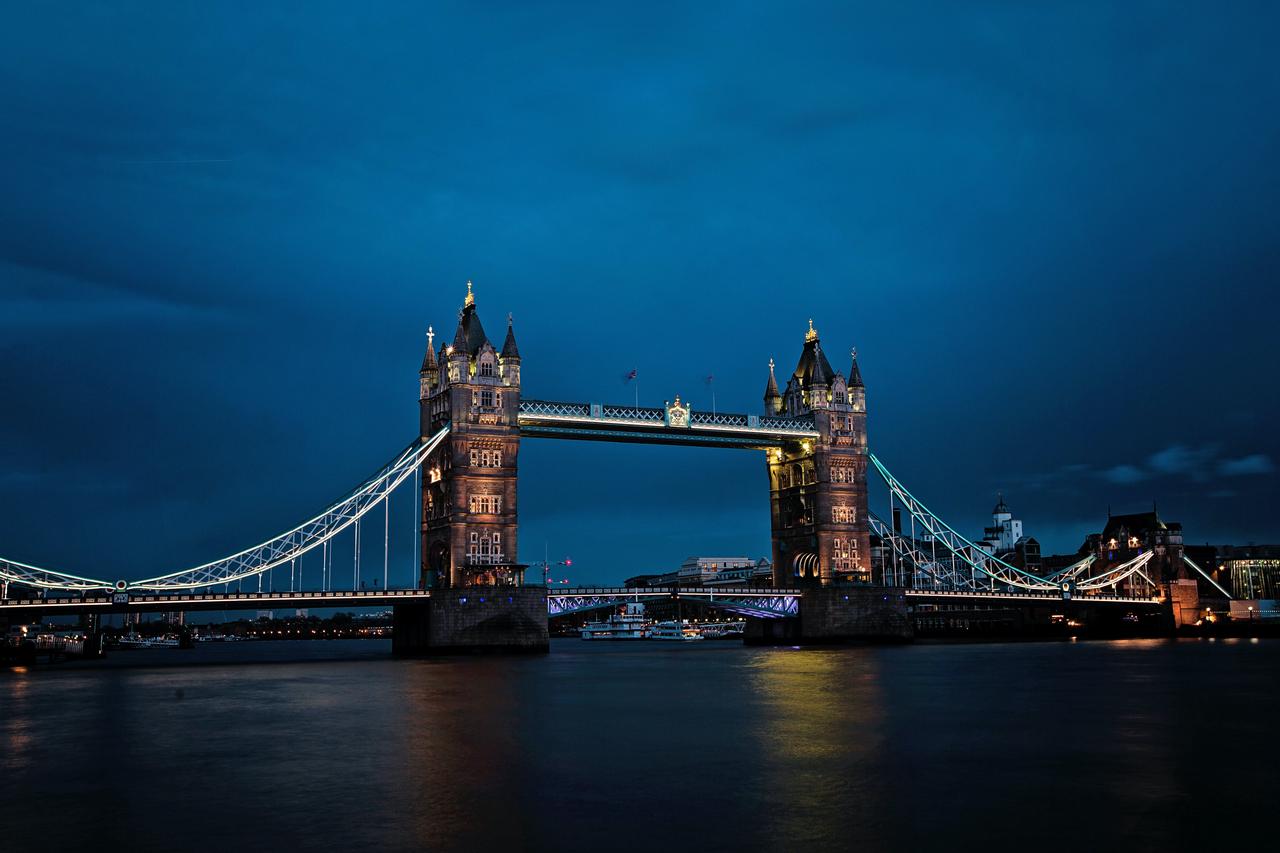Thames Tides of Technology: Bridging Heritage with VERTU Innovation
