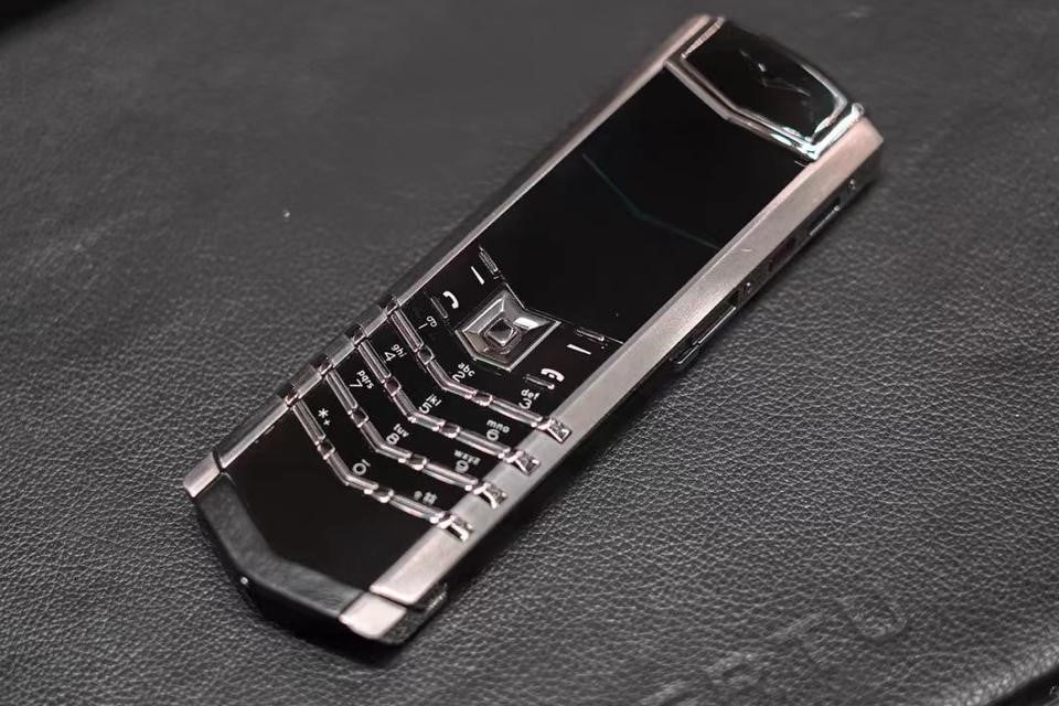 Charting the Celestial: VERTU's Private Assistant Service and Your Voyage to Mars